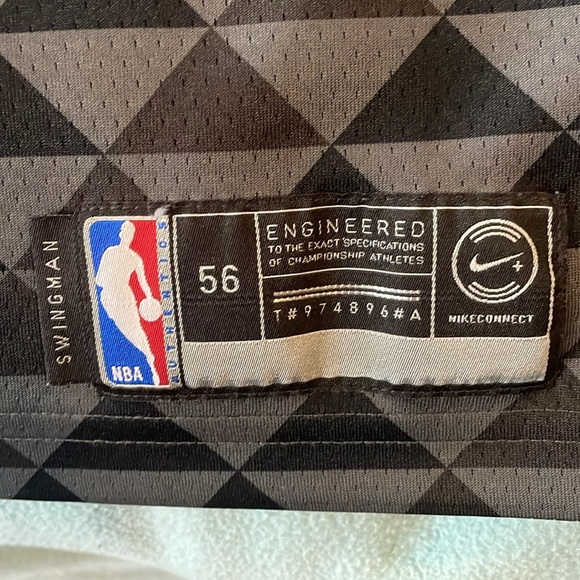 NBA Hawks! Trae Young never wore jersey - Picture 4 of 4